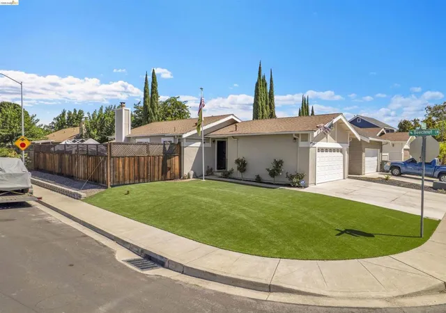 Photo 2 of Sale Pending at 280 Brazil Ct, Oakley, CA 94561 | MLS# 41147354 | Listing updated on 2026-09-15