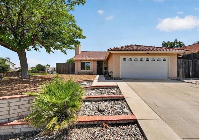 Photo 2 of Single family home for sale at 25219 Ridgeplume, Murrieta, CA 92563 | MLS# PW26195497 | Listing updated on 2026-10-11