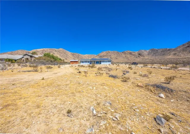 Photo 4 of Single family home for sale at 15023 Byron Dr, Apple Valley, CA 92307 | MLS# IG26192655 | Listing updated on 2026-10-05