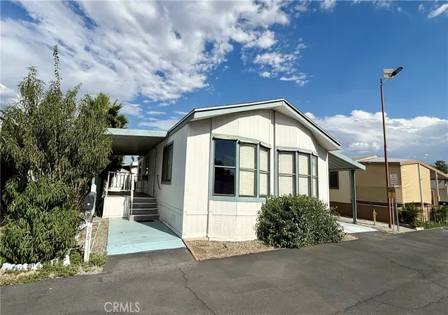 Photo 2 of Manufactured home for sale at 530 W Devonshire #36, Hemet, CA 92543 | MLS# SW26195578 | Listing updated on 2026-10-06