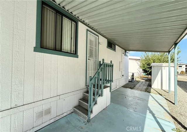 Photo 4 of Manufactured home for sale at 530 W Devonshire #36, Hemet, CA 92543 | MLS# SW26195578 | Listing updated on 2026-10-06