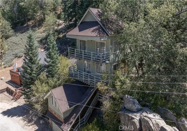 Photo 3 of Single family home for sale at 709 Ridge, Green Valley Lake, CA 92341 | MLS# CV26195757 | Listing updated on 2026-09-13
