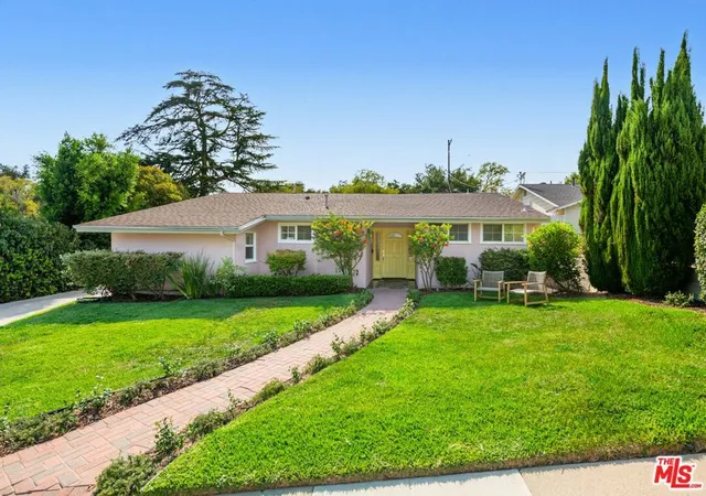 Photo 1 of Single family home for sale at 975 Pepperhill Rd, Pasadena, CA 91107 | MLS# 26984867 | Listing updated on 2026-09-29