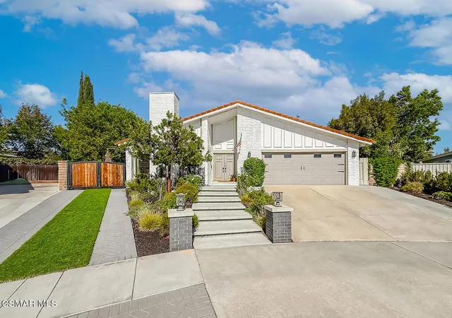 Photo 1 of Sale Pending at 2896 Wanda Ave, Simi Valley, CA 93065 | MLS# 226004253 | Listing updated on 2026-09-29