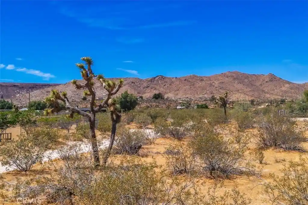 Land for sale at 55926 Tananger Rd, Yucca Valley, CA 92284 | MLS# JT26195807