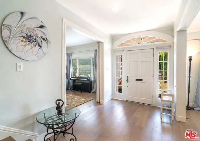 Photo 3 of Single family home for sale at 895 S Bronson Ave, Los Angeles, CA 90005 | MLS# 26984573 | Listing updated on 2026-10-05