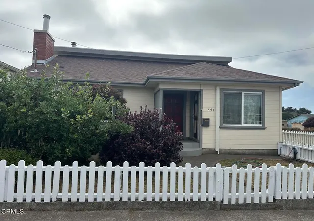 Photo 2 of Single family home for sale at 571 S Franklin St, Fort Bragg, CA 95437 | MLS# C1-11520 | Listing updated on 2026-09-12