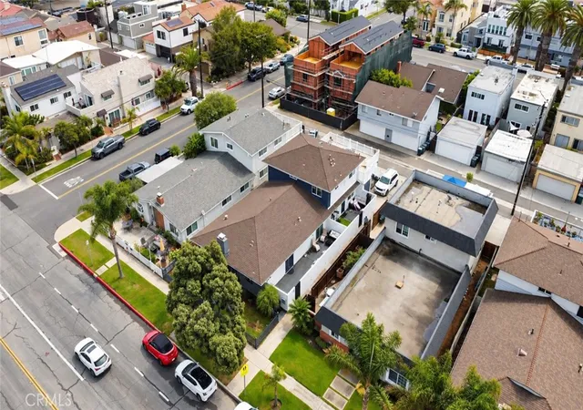 Photo 3 of Multi family home for sale at 522 17th, Huntington Beach, CA 92648 | MLS# OC26195527 | Listing updated on 2026-09-30