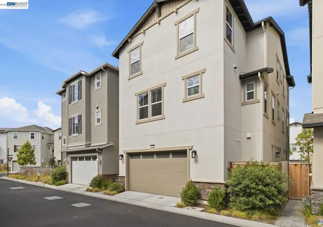 Photo 2 of Single family home for sale at 9755 Pontoon Way, Newark, CA 94560 | MLS# 41147386 | Listing updated on 2026-09-14