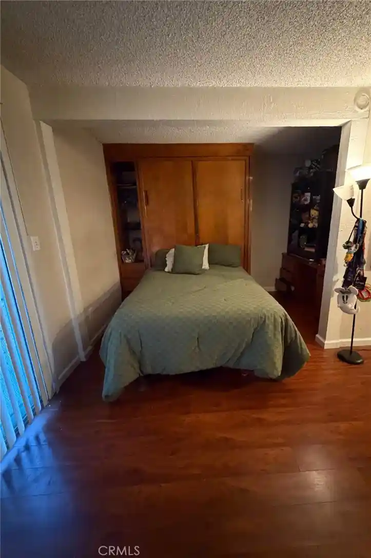 Listing Photo 2 - Condo for sale in 1040 W Macarthur Blvd located at 1040 W Macarthur Blvd, Santa Ana, CA 92707 - Unit #21