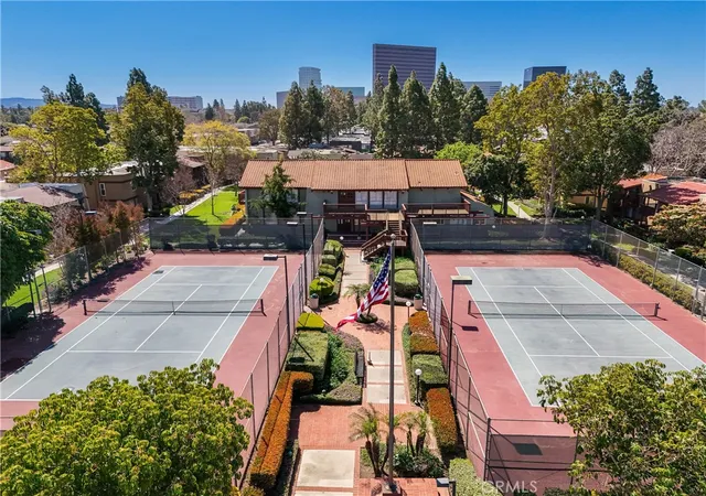 Photo 3 of Condo for sale at 1040 W Macarthur Blvd #21, Santa Ana, CA 92707 | MLS# PW26195903 | Listing updated on 2026-09-13