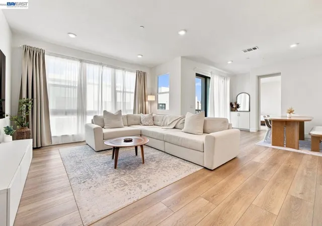 Listing Photo 5 - Condo for sale in building located at 3418 Inspiration Wy, Fremont, CA 94538 - Unit #403
