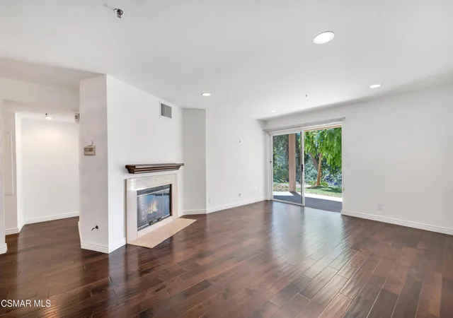 Photo 1 of Condo for sale at 5744 Oak Bnd Ln #108, Oak Park, CA 91377 | MLS# 226004256 | Listing updated on 2026-09-07