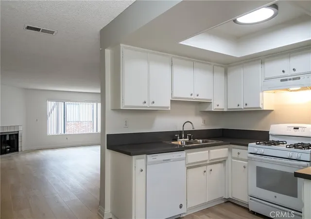 Photo 2 of Multi family home for sale at 433 N Louise, Glendale, CA 91206 | MLS# GD26195972 | Listing updated on 2026-10-28