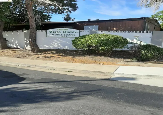 Photo 3 of Manufactured home for sale at 125 Paulette Way, Antioch, CA 94509 | MLS# 41147394 | Listing updated on 2026-09-17