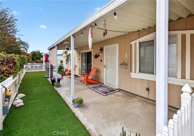 Photo 3 of Manufactured home for sale at 1250 N Kirby St #194, Hemet, CA 92545 | MLS# SW26195865 | Listing updated on 2026-10-07