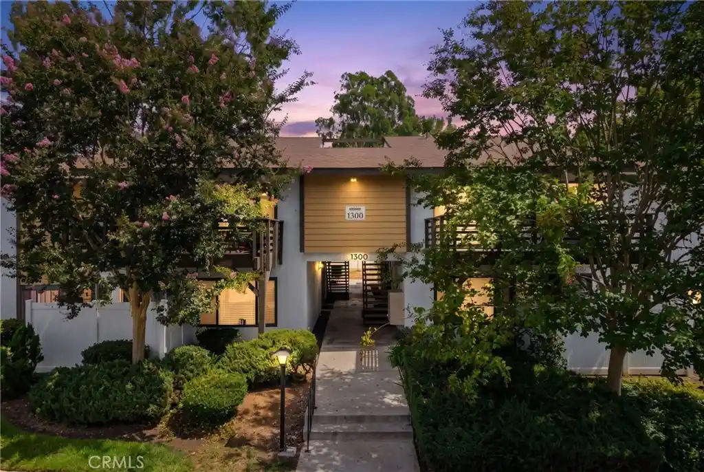 Condo for sale at 1300 W Lambert #10, La Habra, CA 90631 | MLS# PW26195995