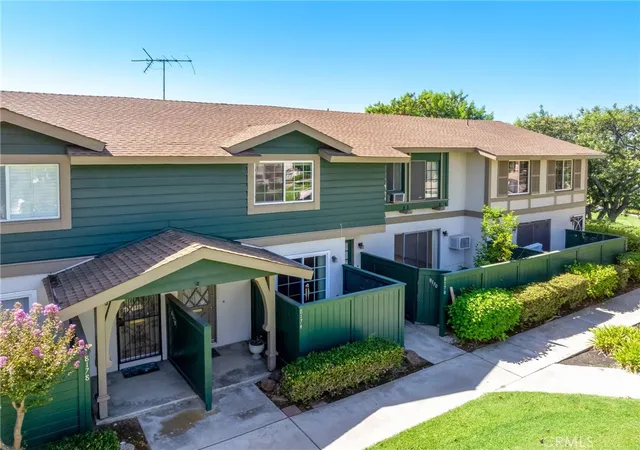 Townhouse for sale at 8174 Glengarry, Buena Park, CA 90621 | MLS# SW26196008