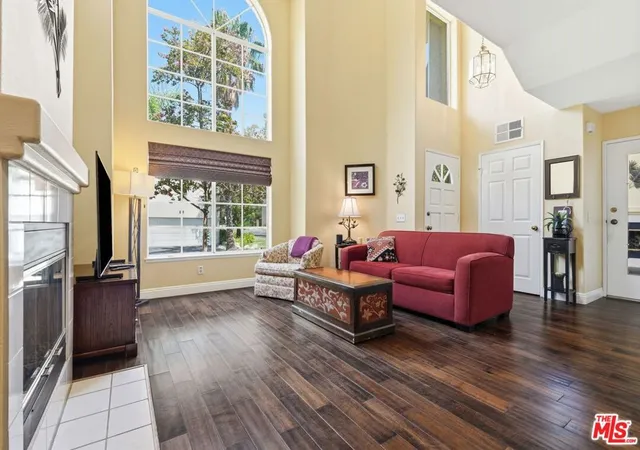 Photo 2 of Sale Pending at 22112 Sun Ranch Ct, Chatsworth, CA 91311 | MLS# 26984971 | Listing updated on 2026-10-01