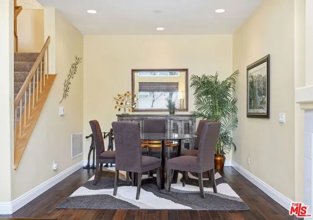 Photo 4 of Sale Pending at 22112 Sun Ranch Ct, Chatsworth, CA 91311 | MLS# 26984971 | Listing updated on 2026-10-01