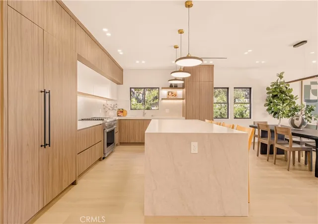 Photo 4 of Sale Pending at 2339 23rd, Santa Monica, CA 90405 | MLS# SR26196096 | Listing updated on 2026-10-02