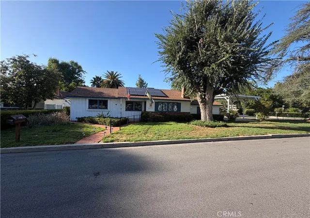 Photo 3 of Single family home for sale at 23141 Gonzales, Woodland Hills, CA 91367 | MLS# SR26196108 | Listing updated on 2026-10-12
