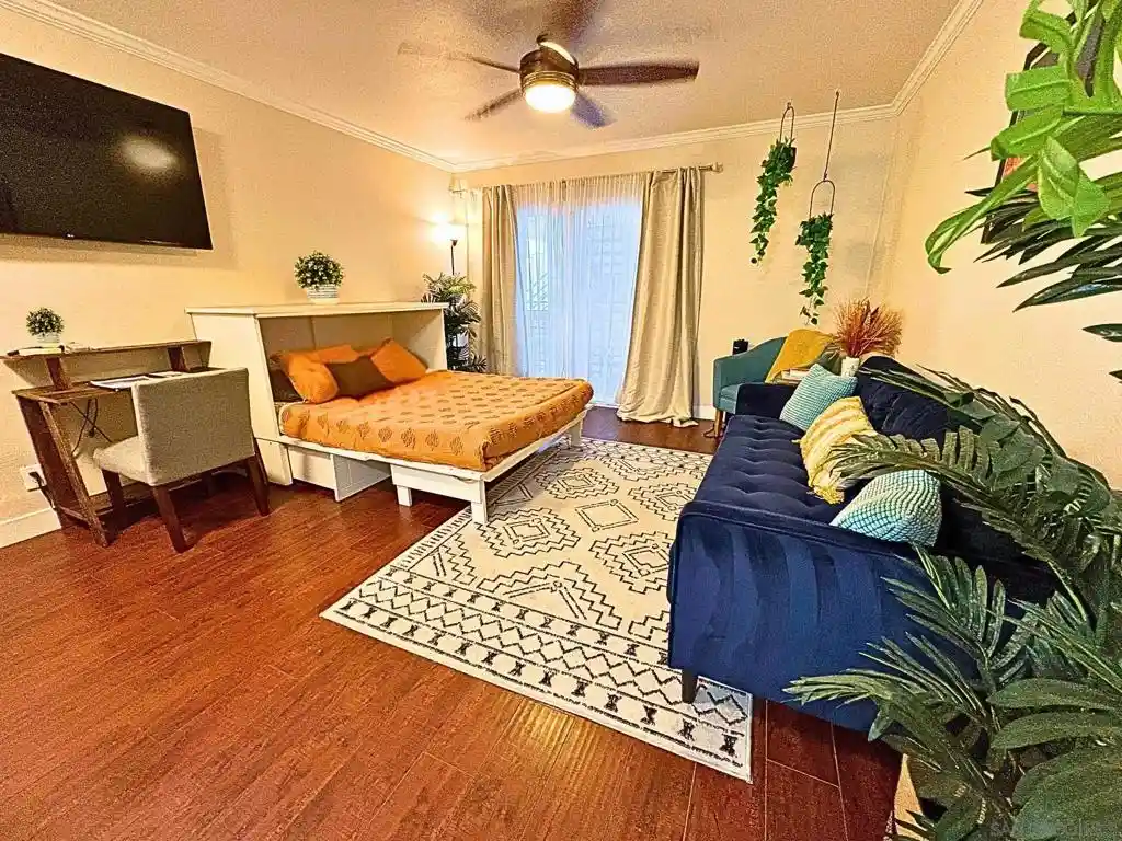 Listing Photo 2 - Condo for sale in 1021 Scott St located at 1021 Scott St, San Diego, CA 92106 - Unit #103