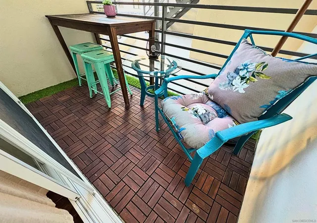 Listing Photo 4 - Condo for sale in building located at 1021 Scott St, San Diego, CA 92106 - Unit #103