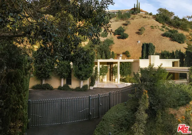 Photo 2 of Single family home for sale at 1058 N Hillcrest Rd, Beverly Hills, CA 90210 | MLS# 26921093 | Listing updated on 2026-09-16