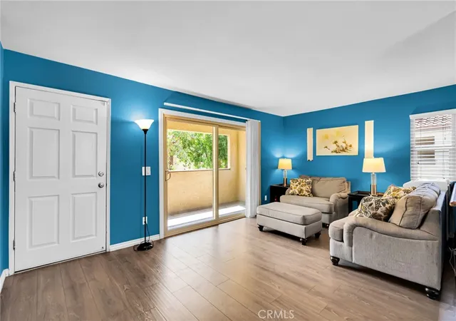Listing Photo 3 - Condo for sale in building located at 1140 W Blaine St, Riverside, CA 92507 - Unit #201
