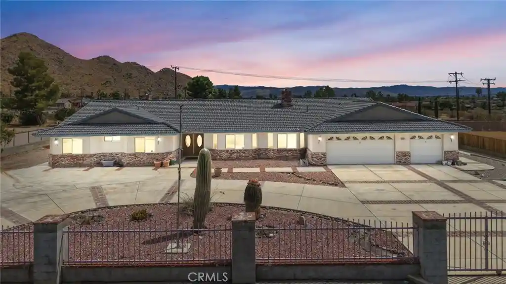 Photo 1 of Sale Pending at 19311 Roanoke Rd, Apple Valley, CA 92307 | MLS# HD26187767 | Listing updated on 2026-10-28