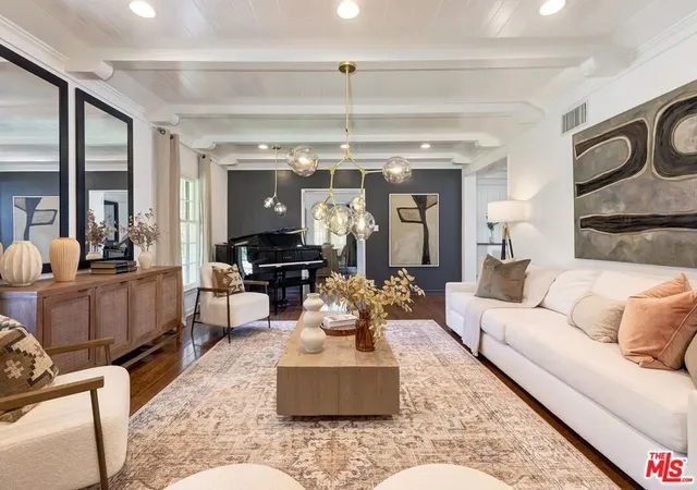 Photo 3 of Single family home for sale at 527 19th Street, Santa Monica, CA 90402 | MLS# 26984973 | Listing updated on 2026-10-11