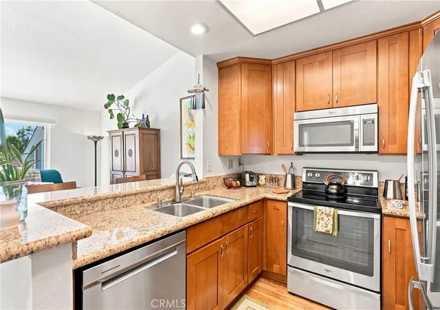 Listing Photo 1 - Condo for sale in building located at 187 Huntington, Irvine, CA 92620