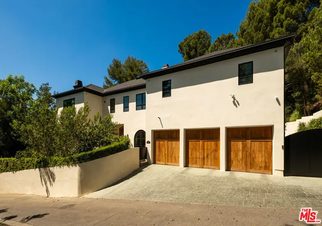 Photo 2 of Mansion for sale at 9577 Lime Orchard Rd, Beverly Hills, CA 90210 | MLS# 26985127 | Listing updated on 2026-09-16