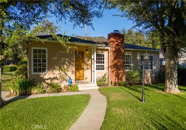 Photo 3 of Sale Pending at 3064 N Verdugo Rd, Glendale, CA 91208 | MLS# BB26196132 | Listing updated on 2026-10-06