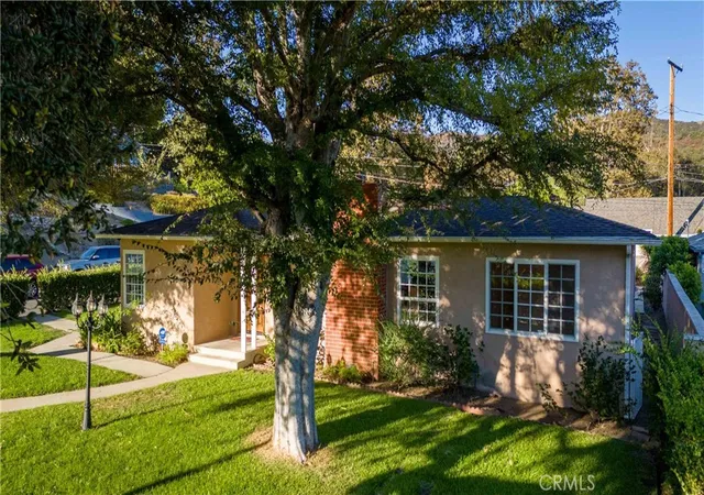 Photo 4 of Sale Pending at 3064 N Verdugo Rd, Glendale, CA 91208 | MLS# BB26196132 | Listing updated on 2026-10-06