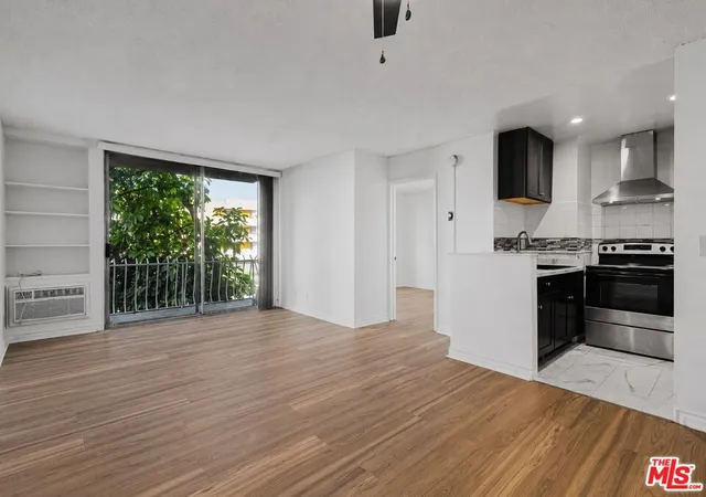 Condo for sale at 210 S La Fayette Park Pl #201, Los Angeles, CA 90057 | MLS# 26985019