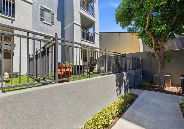 Photo 2 of Sale Pending at 1866 Orizaba, Signal Hill, CA 90755 | MLS# PW26196019 | Listing updated on 2026-10-05