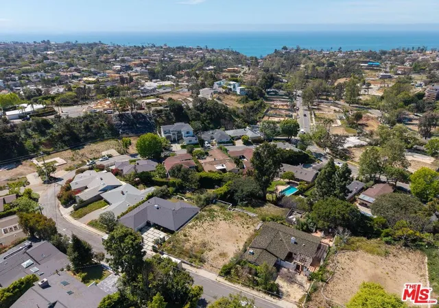 Photo 4 of Land for sale at 1025 Las Pulgas Rd, Pacific Palisades, CA 90272 | MLS# 26985279 | Listing updated on 2026-09-16