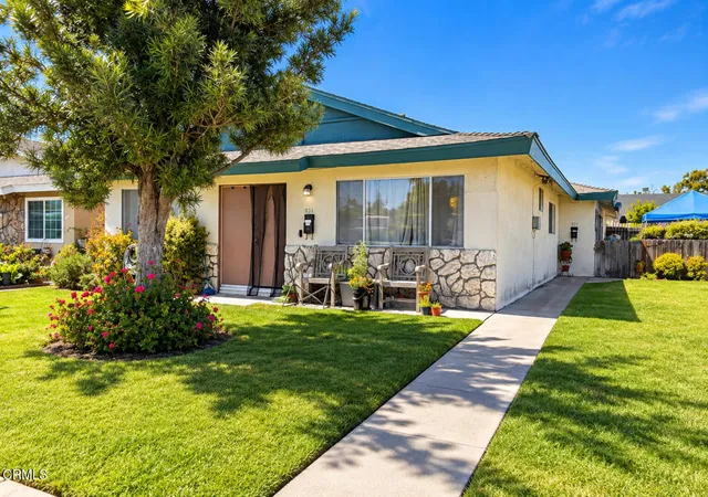 Photo 1 of Sale Pending at 835 N M St, Oxnard, CA 93030 | MLS# V1-38614 | Listing updated on 2026-09-26
