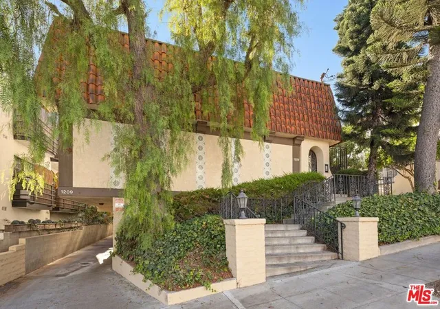 Photo 2 of Condo for sale at 1209 Larrabee St #4, West Hollywood, CA 90069 | MLS# 26985157 | Listing updated on 2026-09-19