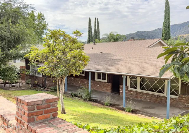 Photo 3 of Single family home for sale at 3932 Mayfield Ave, La Crescenta, CA 91214 | MLS# 226004266 | Listing updated on 2026-10-01