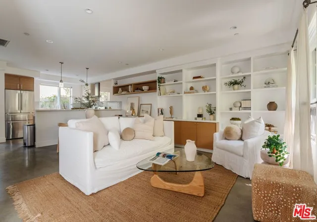 Photo 1 of Condo for sale at 811 19th Street #2, Santa Monica, CA 90403 | MLS# 26953607 | Listing updated on 2026-09-23