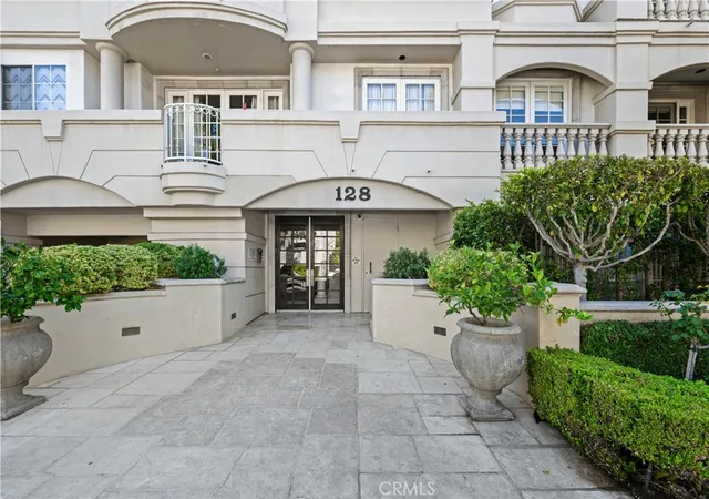 Listing Photo 2 - Condo for sale in Le Chambord located at 128 N Swall Dr, Los Angeles, CA 90048 - Unit #304