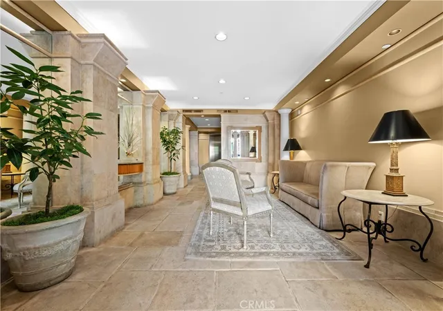 Listing Photo 4 - Condo for sale in Le Chambord located at 128 N Swall Dr, Los Angeles, CA 90048 - Unit #304