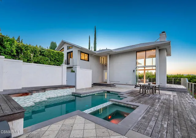 Photo 3 of Single family home for sale at 4622 Charmion Ln, Encino, CA 91316 | MLS# 226004269 | Listing updated on 2026-10-05