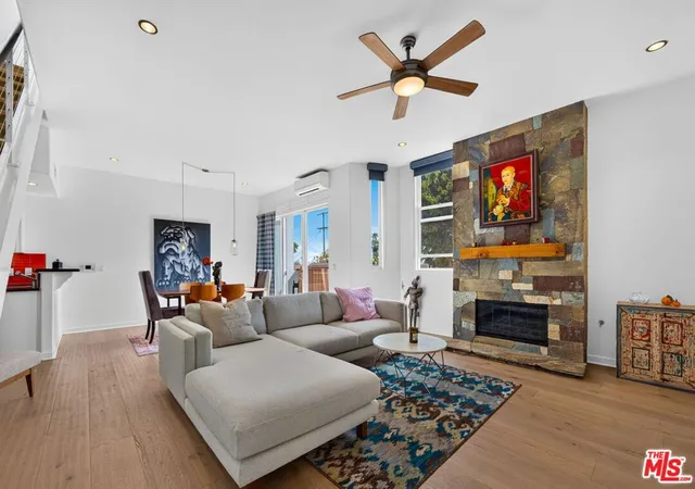 Photo 1 of Condo for sale at 650 Rose Ave #2, Venice, CA 90291 | MLS# 26985369 | Listing updated on 2026-09-21