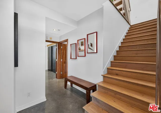 Photo 1 of Condo for sale at 650 Rose Ave #2, Venice, CA 90291 | MLS# 26985369 | Listing updated on 2026-09-21