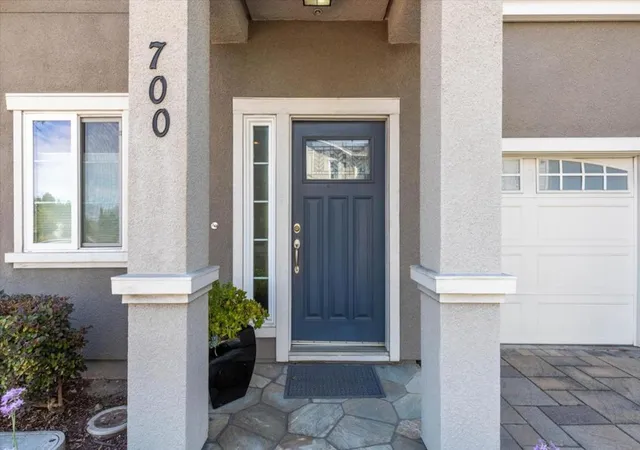 Photo 3 of Townhouse for sale at 700 Paula Ct, San Jose, CA 95126 | MLS# ML82056828 | Listing updated on 2026-10-02
