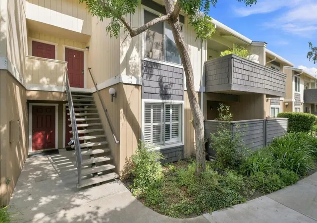 Condo for sale at 2547 Easton Ln #15, San Jose, CA 95133 | MLS# ML82059536
